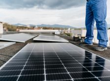 太陽光発電の撤去作業